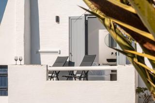 FK Luxury Suites - Orkos Beach - Mikri Vigla - 1