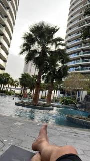Enjoy Hollywoods life style - Dubai - 2