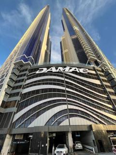 Enjoy Hollywoods life style - Dubai - 1