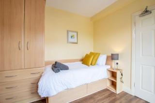 3 - Superb Duplex at Gort Na Coiribe by Shortstays - Galway - 9