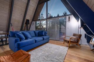 Cozy Cabin Retreat with Hot Tub-Fire Pit-AC-Games-EV-BBQ - 1
