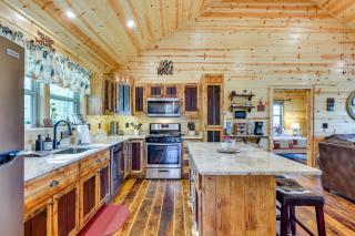Mountain View and Fire Pit Updated Murphy Cabin! - Murphy - 8