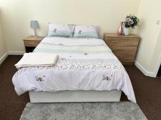 Two Bed Town Apartment - Rotherham - 5
