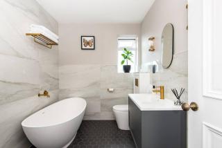 Newly renovated Victorian house with free parking - Portslade - 0