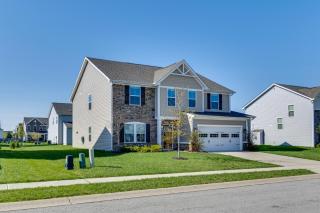 Spacious Home with Fireplace - Near Golf! - 0
