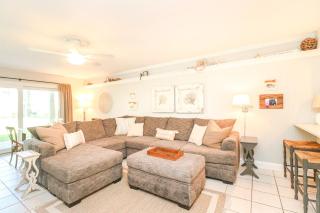 Ocean Village Club P12 - 1