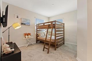 Triple Header Storey Lake by Shine Villas apts - 2