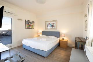 Downtown Cocoon with Roof Deck - Atene - 9