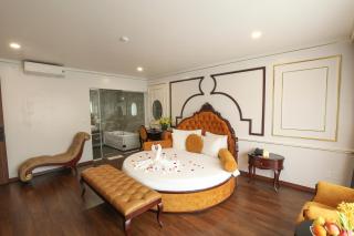 Royal Văn Phú Hotel - 2