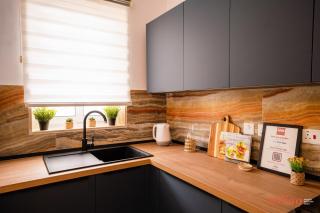 Seashore Stays - Stunning apartments right by the sea - 8