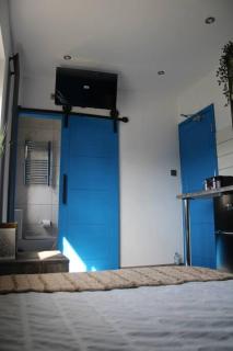 Private & Dashing Room 2 in Peterborough - 1