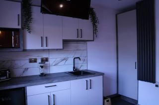 Private & Stylish Room 3 in Peterborough - 2
