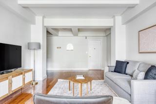Midtown E 2BR w Doorman 2 blocks to river NYC-700 - New York - 8