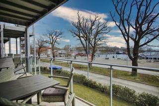 hafennahe Ferienwohnung mit Meerblick - Hafenresidenz Lauterbach FeWo 2-3 - Lauterbach - 3