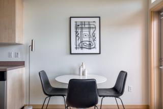 Wallingford 1br w lounge wd nr shops bars SEA-566 - 4