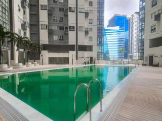 BGC Taguig Cozy 2 bedroom loft, with stunning BGC skyline view! - Manila - 5