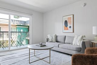 Burbank 1BR w WD Pool Gym nr WF TJ LAX-720 - Los Angeles - 0