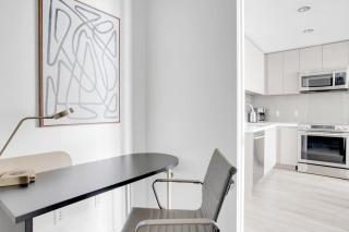 Downtown 1BR w Pool Jacuzzi Gym nr 110 LAX-836 - 7