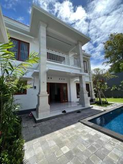 Bridge Villa Seminyak - Seminyak - 0