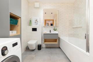 Beautiful & Spacious Warsaw Apartment by Noclegi Renters - Varsovie - 1