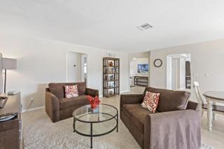 Waterfront home with pool and western exposure - 1