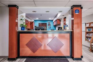 Days Inn by Wyndham Brunswick Bath Area - 5