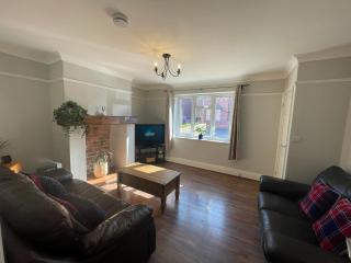 2 Bed, Free Off Road Parking Space, Bailgate Uphill Lincoln with Garden - Lincoln - 9