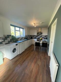 2 Bed, Free Off Road Parking Space, Bailgate Uphill Lincoln with Garden - Lincoln - 8