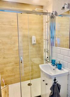 Bright 14th Floor Central Home with Balcony & Views - Varsovie - 3