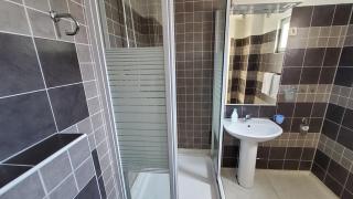 Apartment 5 Double Bed & Bidet sleeps 2 guests - Split - 3