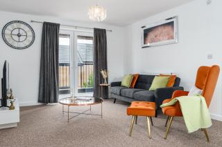 Fortified Luxury Apartment with Balcony and free parking - Bristol - 9