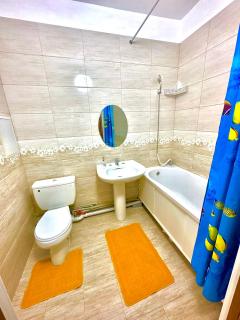 MEDINAHOTELKZ, # 70, вид на горы, до арбата 15 мин пешком, HALAL - Almaty - 4