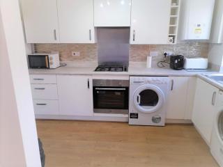 Beautiful 4 Bedroom Treasure home - 6