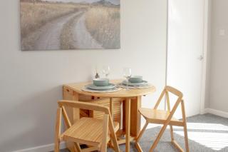 Cosy 3Bed Bungalow in West Kirby, Free Parking - 6