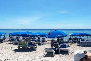 Oceanfront Studio with Beach Pool & Restaurants 010B - 9