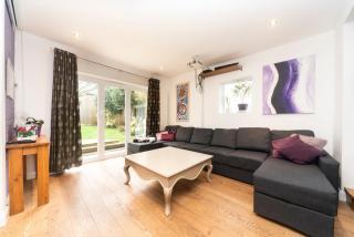 6 bedrooms beautiful home 3 bathrooms, quiet location with garden near Legoland Windsor Heathrow - 4