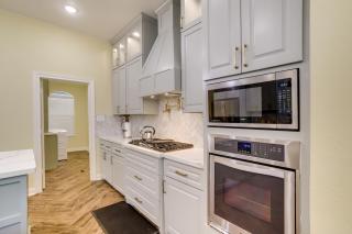 Chic Texas Abode with Patio and Fenced-In Yard! - Tomball - 2