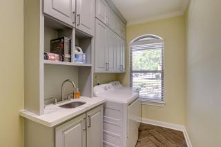 Chic Texas Abode with Patio and Fenced-In Yard! - Tomball - 1