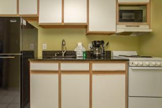 Direct Ocean Front 1 Bedroom 2 Bathrooms Boardwalk Resort Unit 539 Sleeps 8 - Myrtle Beach - 3