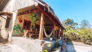 Urbanos Jungle Hostel - Santa Catalina - 1