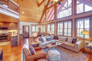 Luxury Mineral Bluff Cabin with Deck and Hot Tub! - Mineral Bluff - 6