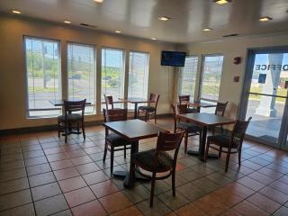 budgetel Inn & Suites - Moody - 5