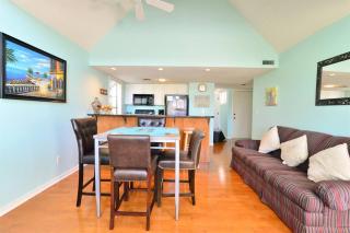 5 Min Walk to Beach with Pools Hot Tub Restaurant Grills - 6