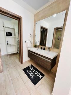 Pool & Golf View Condo Inside Hard Rock Area - 7