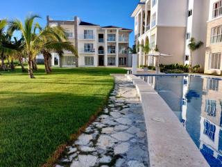 Golf View Retreat • Poolside Apt in Hard Rock Area - 6
