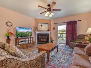 Creekside Hideaway Bear Crossing 403 - 0