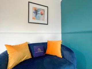 2 Bedroom Flat - Free Parking - Shenley Church End - 2