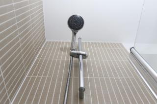 4ft Double bed with Parking, Kitchen, TV, Wi-Fi & Desk in Modern Townhouse, Long Eaton - Perfect for Contractors, Pilots, Business Travellers & more - 4