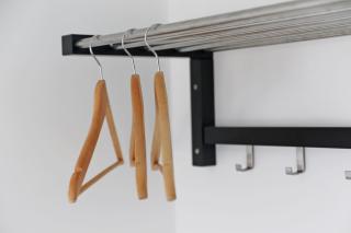 4ft Double bed with Parking, Kitchen, TV, Wi-Fi & Desk in Modern Townhouse, Long Eaton - Perfect for Contractors, Pilots, Business Travellers & more - 3