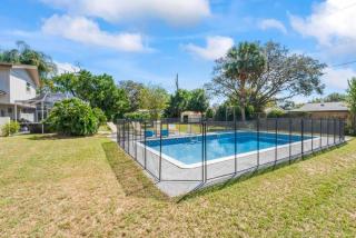 Oversized 4bed + Converted Bedroom, HEATED Pool + Hot Tub - Brandon - 5
